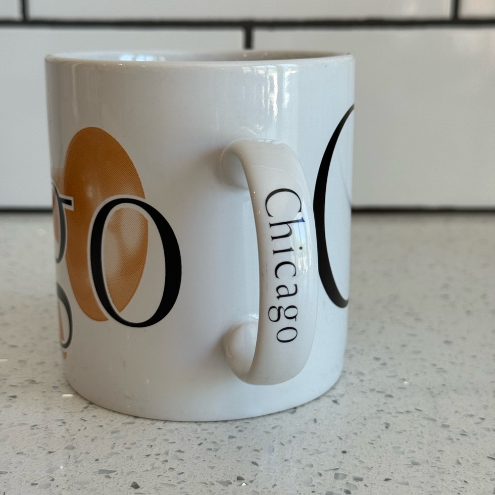 Starbucks White and Gold 1994 Chicago City Mug